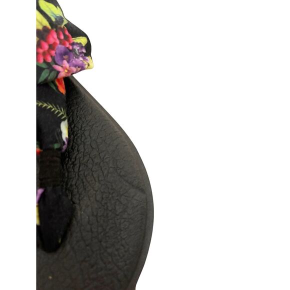 Sanuk Sandals Womens Size 7 Black Floral Sling Yoga Mat Flip Flops Slip Ons - Picture 2 of 4